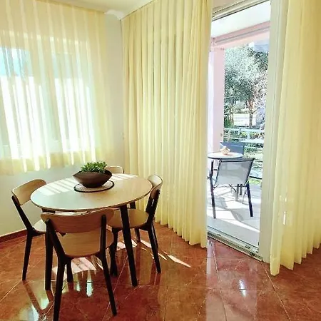 Lola Apartment