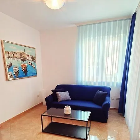 Lola Apartment