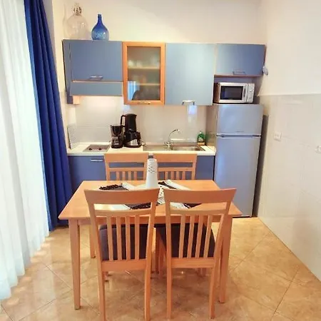 Lola Apartment *