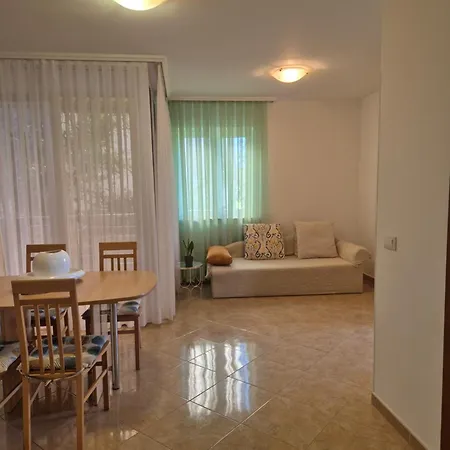 Apartment Lola